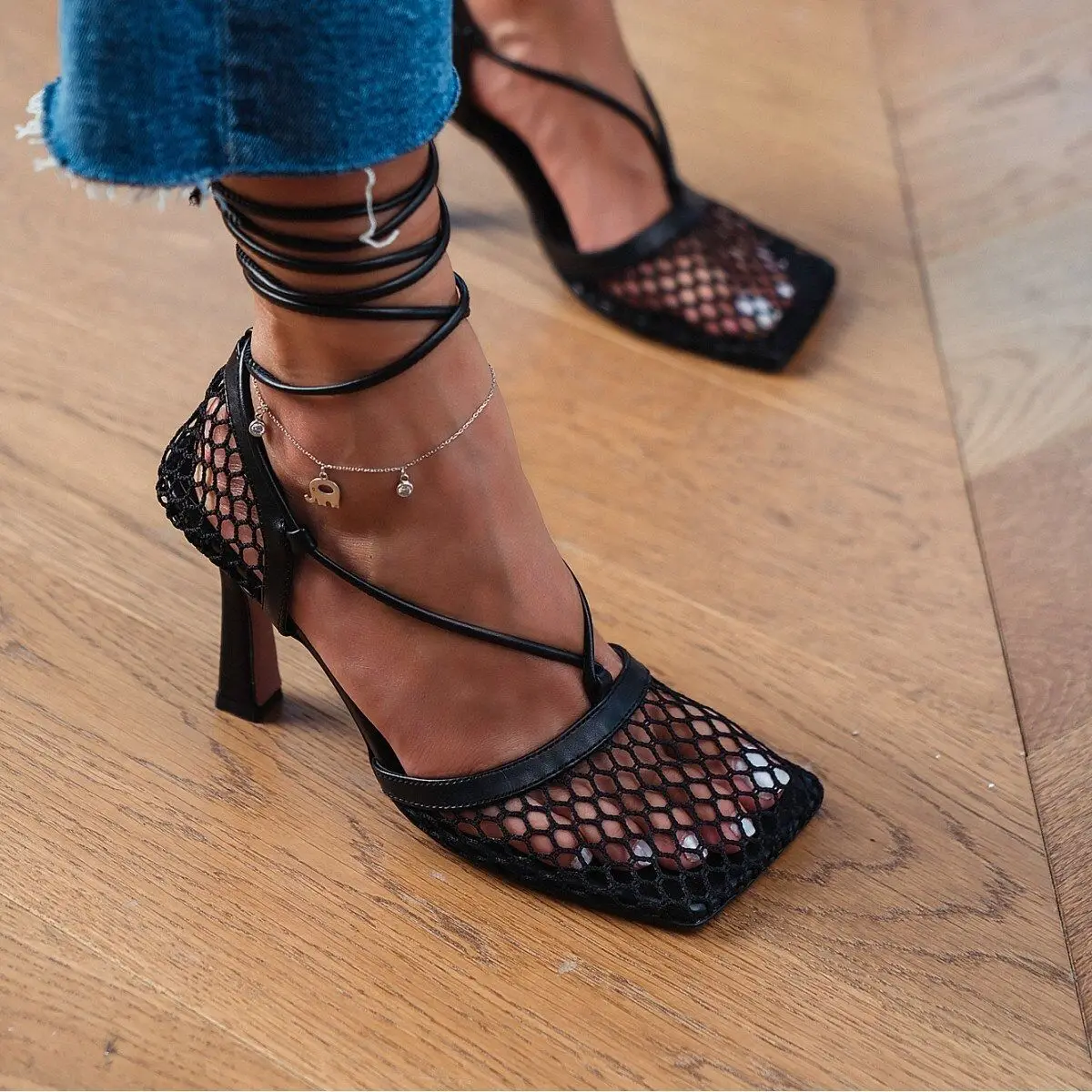 2022 New Elegant Sexy Crystal Diamonds Breathable Mesh Women Pumps Shoes Fashion Hollow Out Summer Lace-Up High Heel Sandals