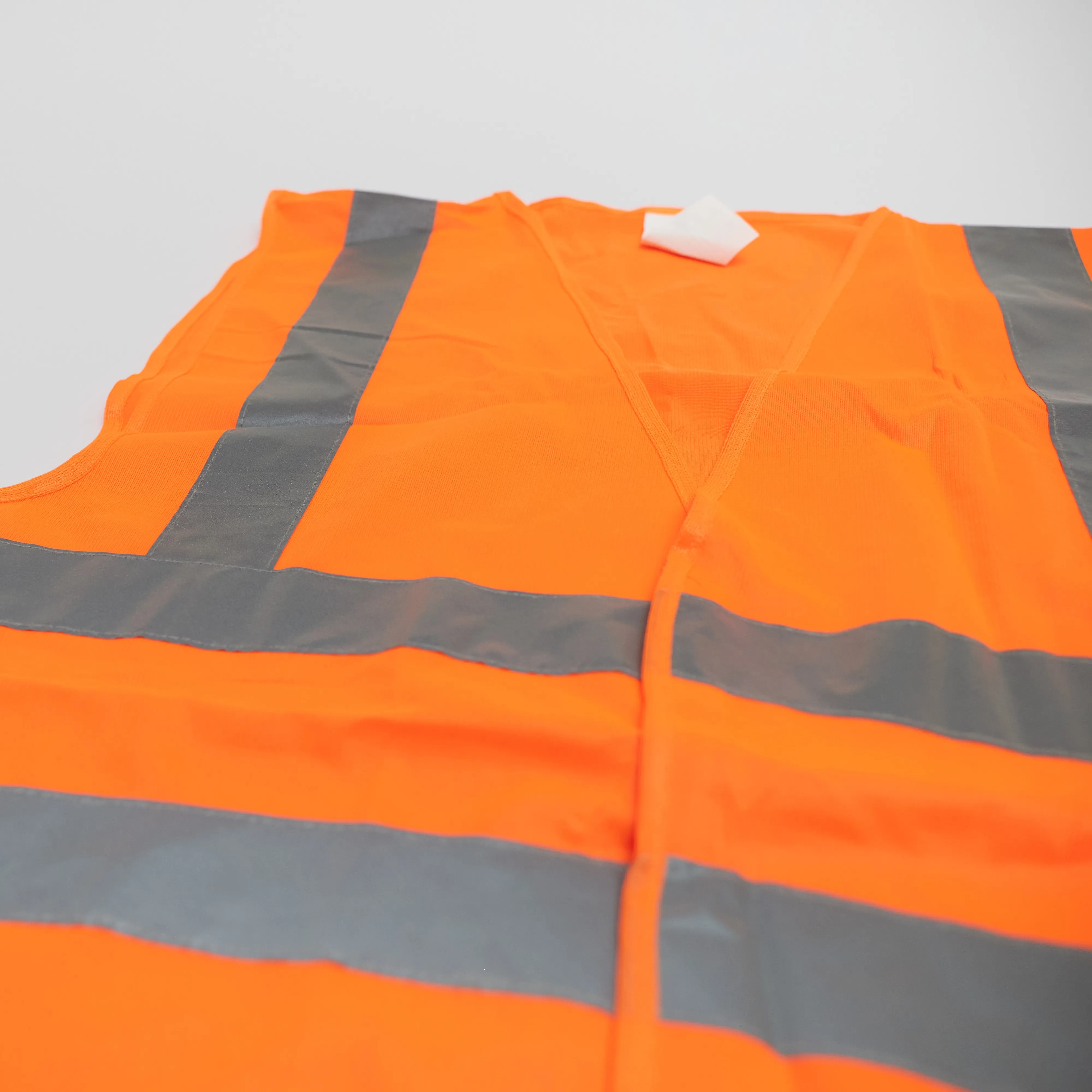 Сигнальный жилет сибртех 89513. 001. Разм. Сигнальный оранжевый. Дрп на сигнальном жилете.