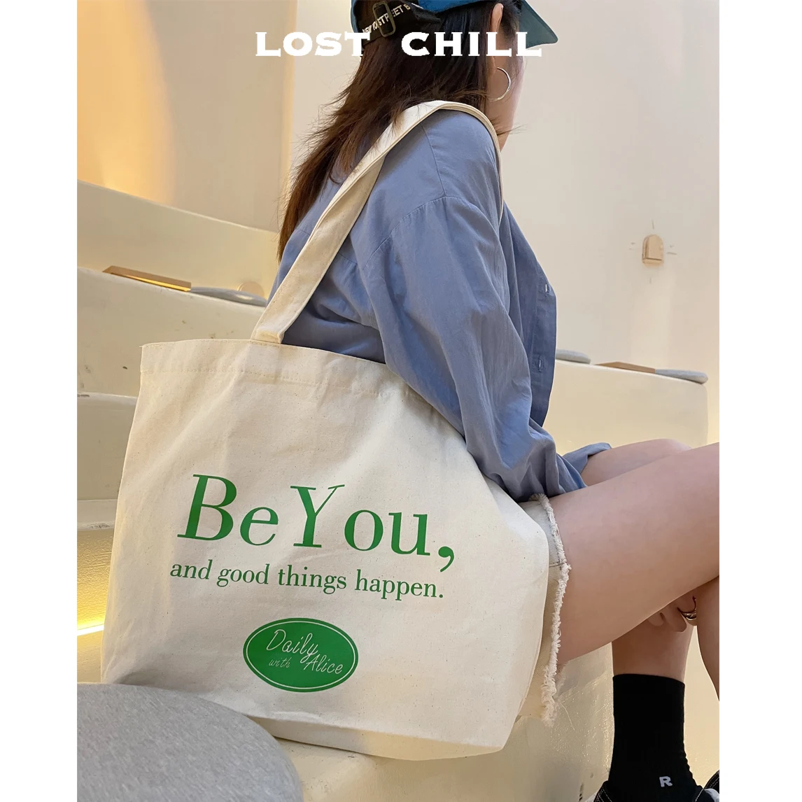 

2022 New Large-Capacity Canvas Letter Printing Brand All-Match Western-Style High-Quality Texture Women Retro Shoulder Tote Bag