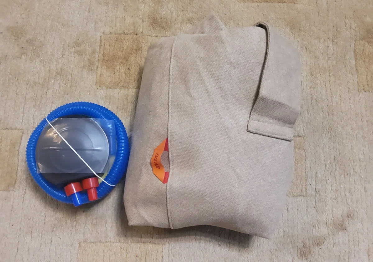 Фитбол. Швейцарский мяч.В чехле из дышашей ткани с ручкой ножным насосом. Yoga Ball