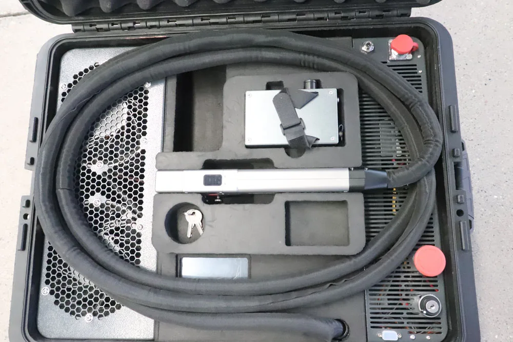 Портативный волоконный лазерный очиститель Maxcool в кейсе, 1200 Вт500 Вт, для напряжения 110 В220 В, в наличии для продажи (art.: 3920db66abff7) - 3920db66abff7