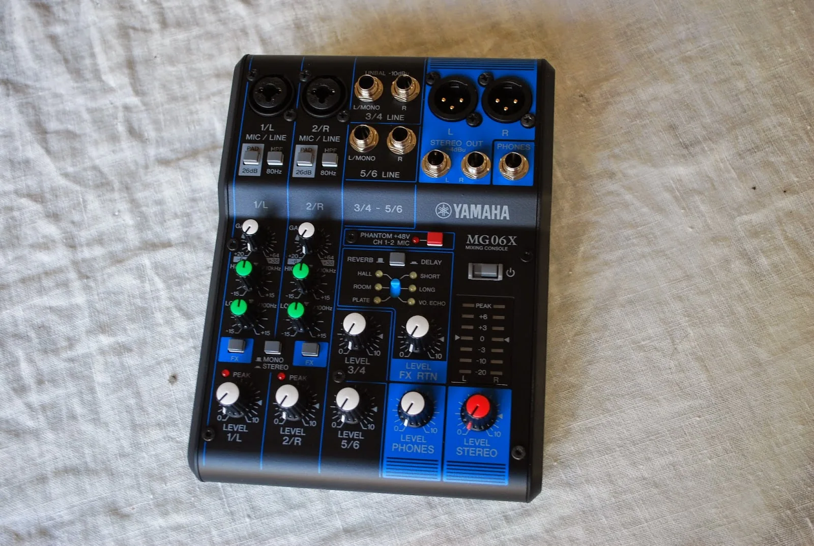 

100% OFFICIAL MG06X 6-channel Mixer with Effects