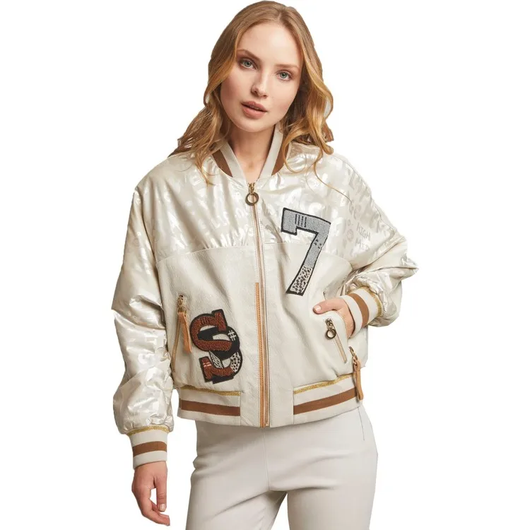 Бежевые женские кожаные пальто