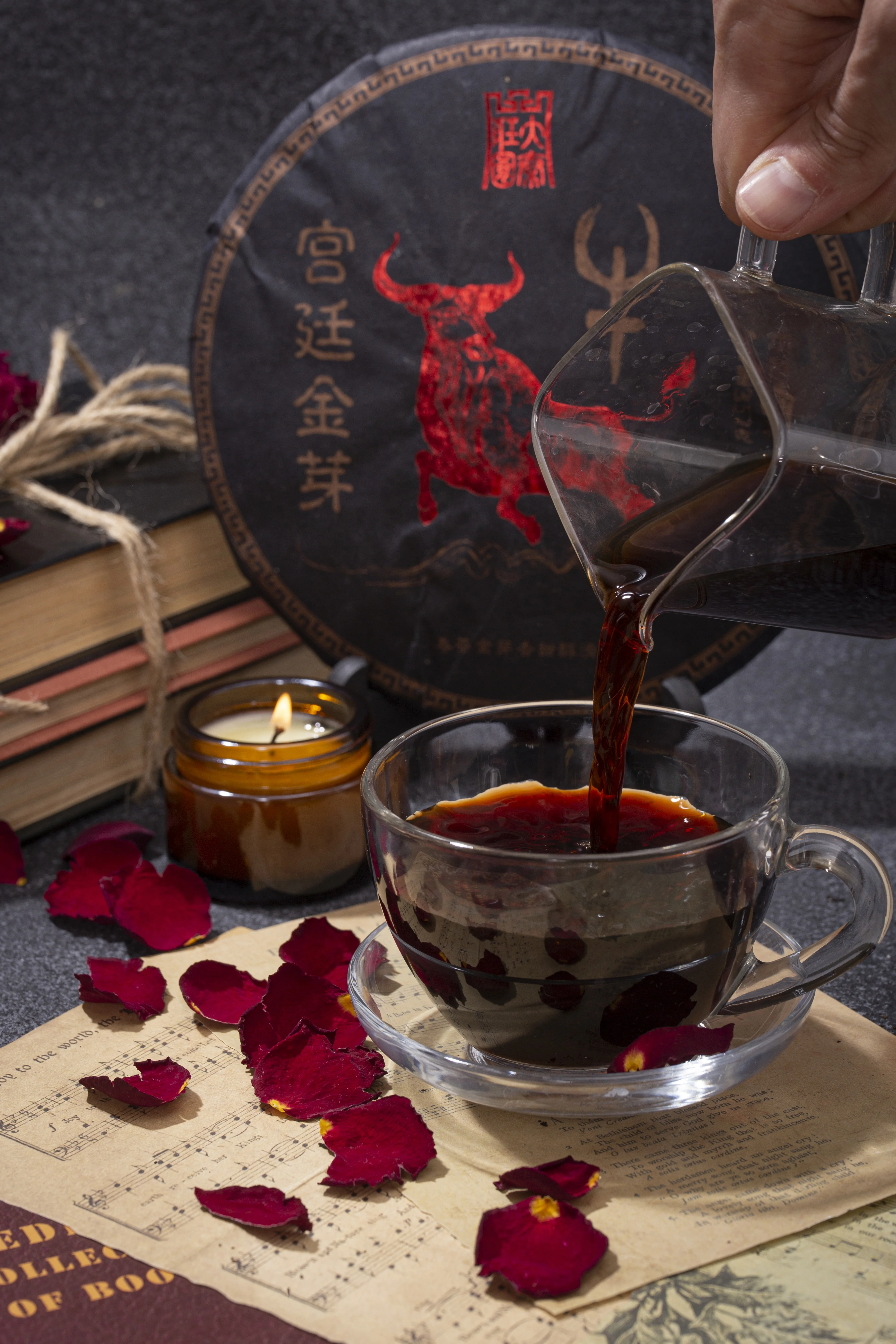 красный чай красный пуэр. шу пуэр красный дракон. пуэр красный бык купить. пуэр красный. пуэр шу с лепестками розы.