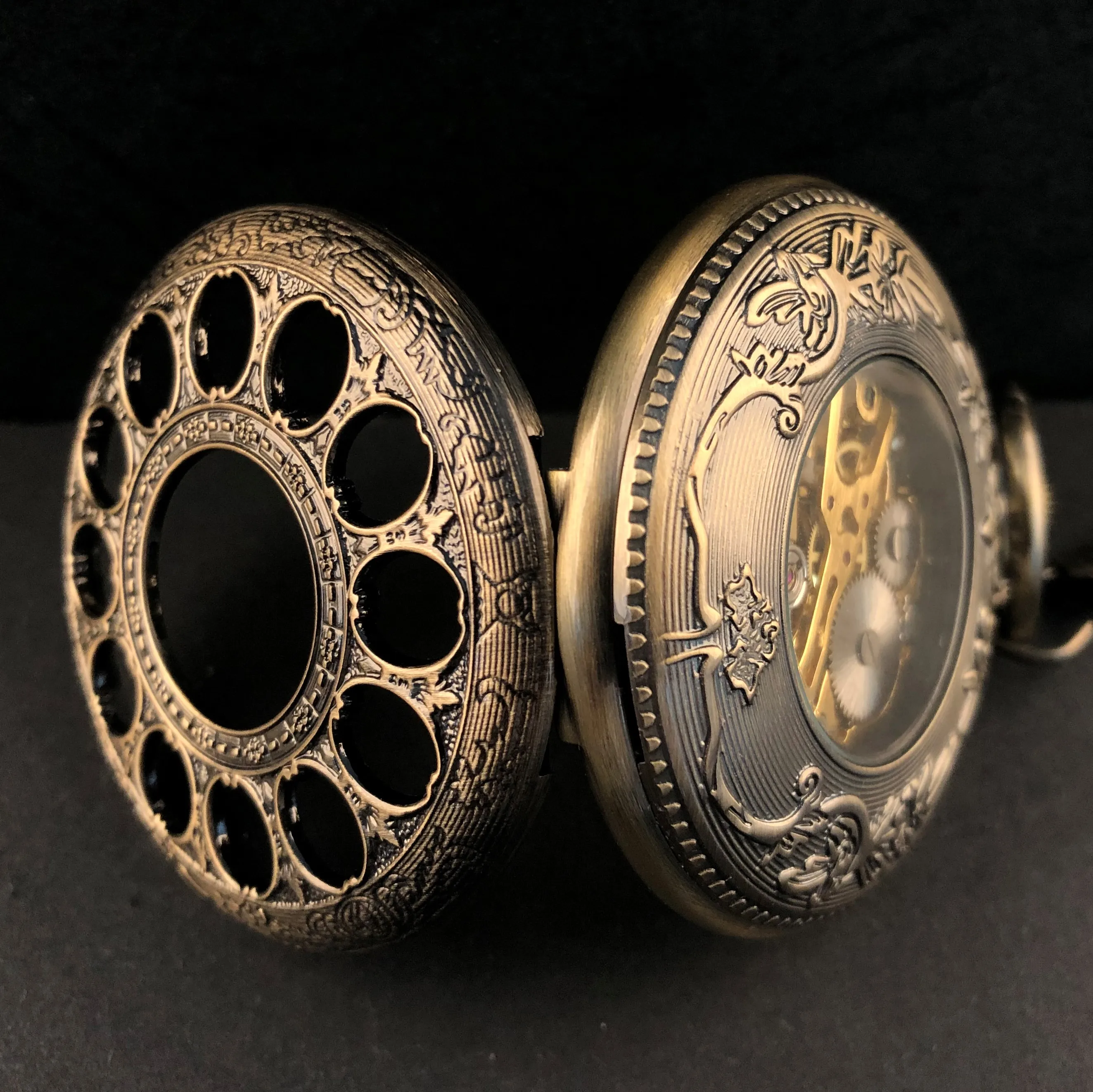 Mechanical Pocket Watch with Chain Steampunk Retro Skeleton High Quality Luxury Hand-winding Pocket Fob Watches Mens Women