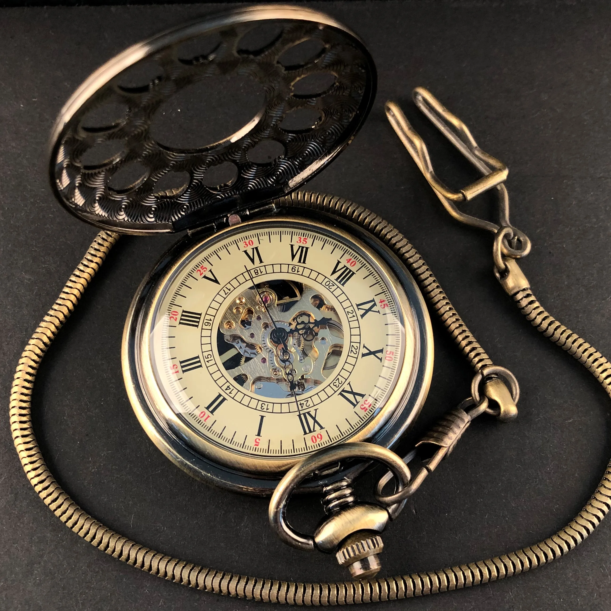 Bronze Hollow Pumpkin Flower Mechanical Pocket Watch Exquisite Luxury Pendant Pocket Clock With Chain Gift To Men Women