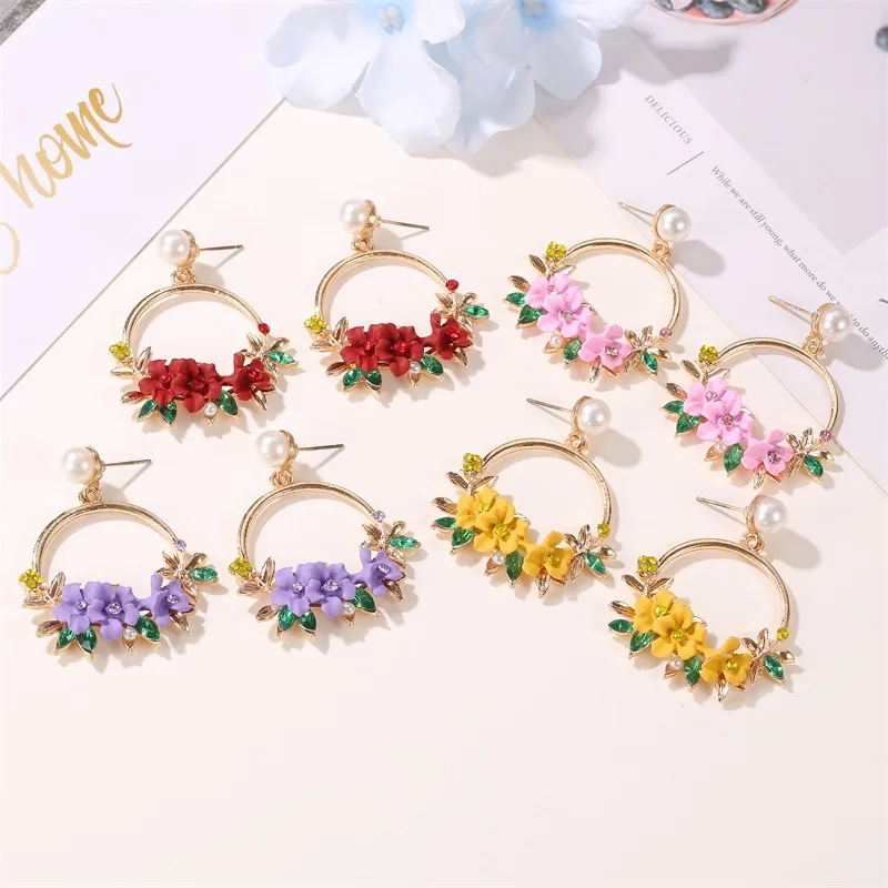 

Japan Korea Cute Flower Stud Earrings For Women Sweet Imitation Pearl Spray Paint Metal Cat Earring Party Birthday Jewelry Gift