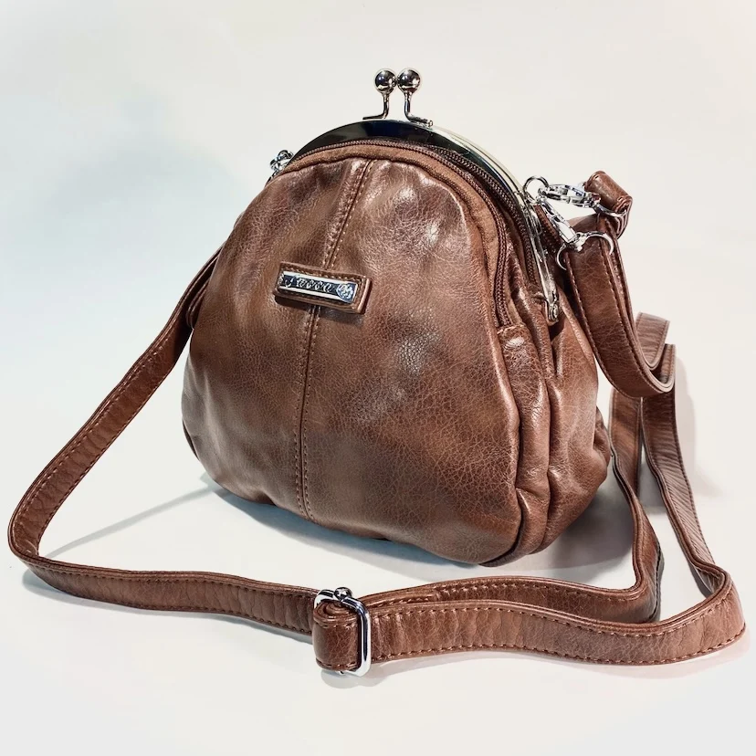 Маленькая женская сумочка с фермуаром - доставка по РФ от 2 дней тренд 2022 (осенняя