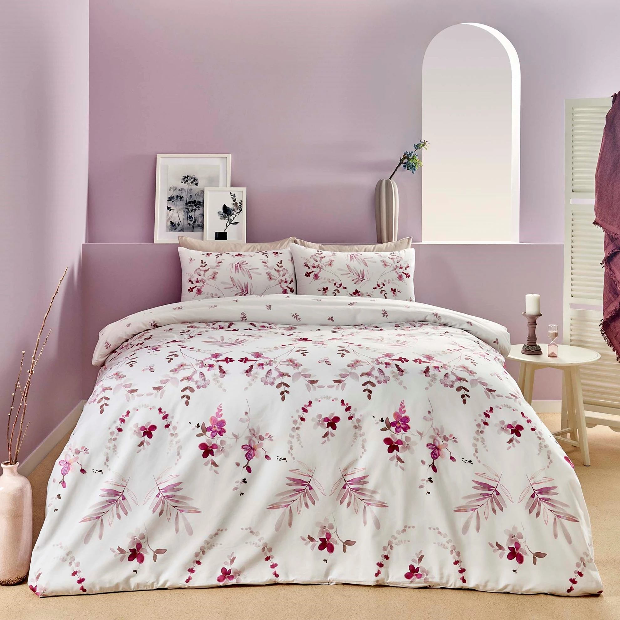 

Liza Double Personality Duvet cover set. % 100 cotton double bed duvet cover set.