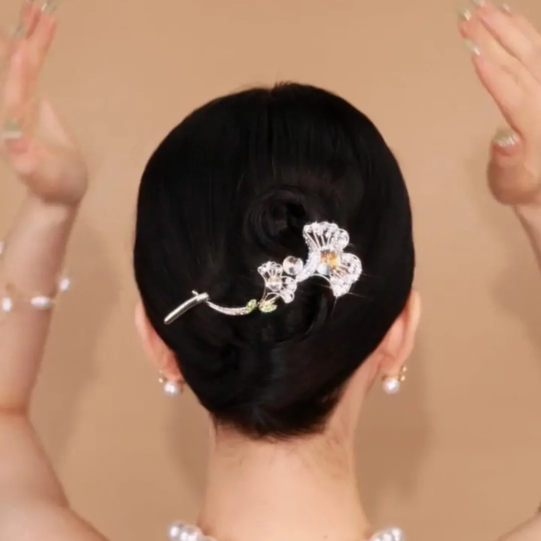 Delicate and Elegant Scalloped Hair Clip Brass Alloy Inlaid Rhinestone Headdress OL Lady Hair Accessories Clips for Women