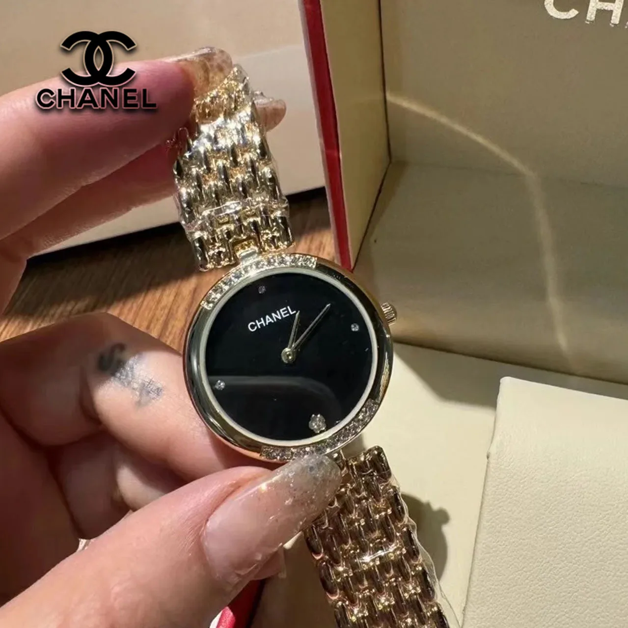 Часы в стиле Chanel женские легкие роскошные модные изысканные миниатюрные