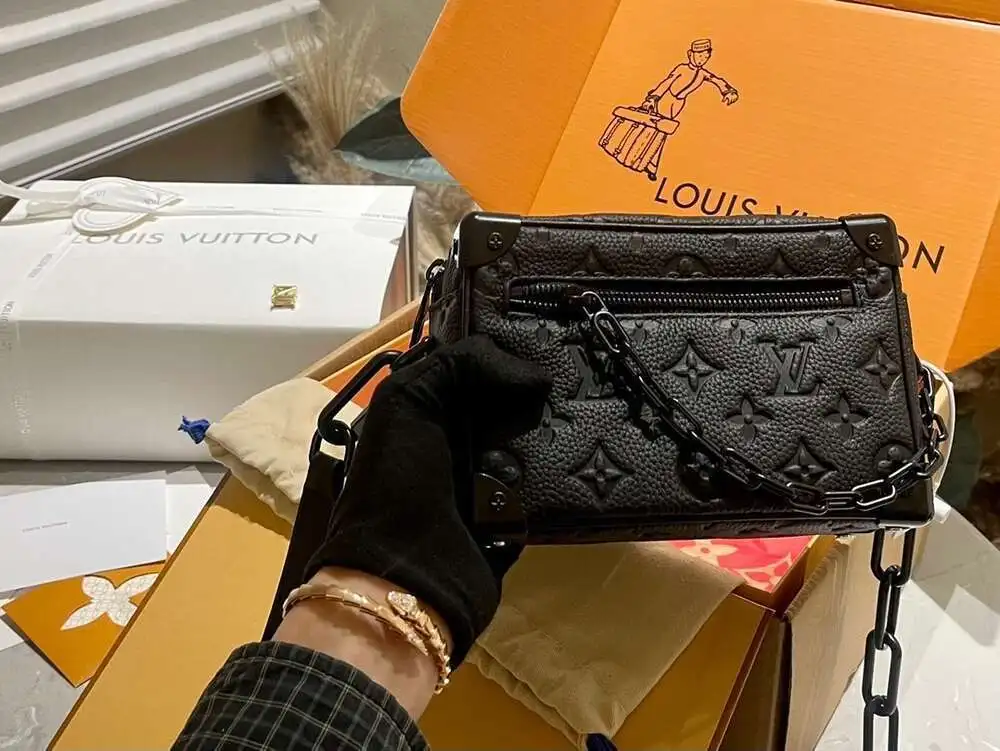 копия 1: 1 Маленькая КоробочКа Из ВолоВьей Кожи В Стиле Lv / Louis Vuitton С Логотипом На