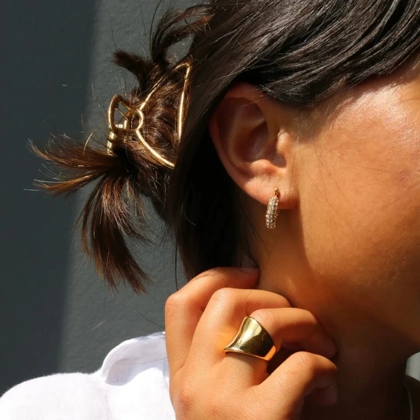 Серьги Uworld с белым Изумрудом и золотым заполненным цирконом серьги со стразами