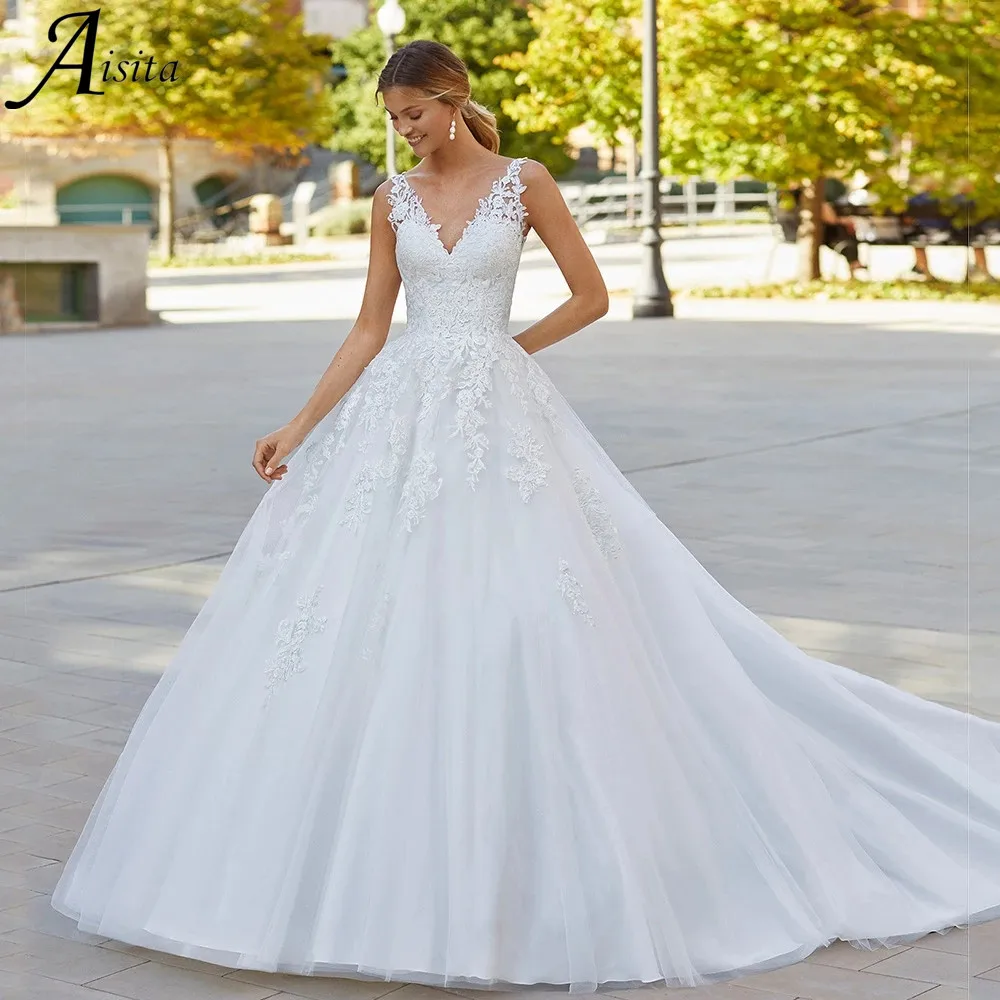 

Beauteous Open Back Sleeveless Wedding Dress V Neck Lace Appliques Bridal Gown A Line Pleats Court Train Vestidos De Novia