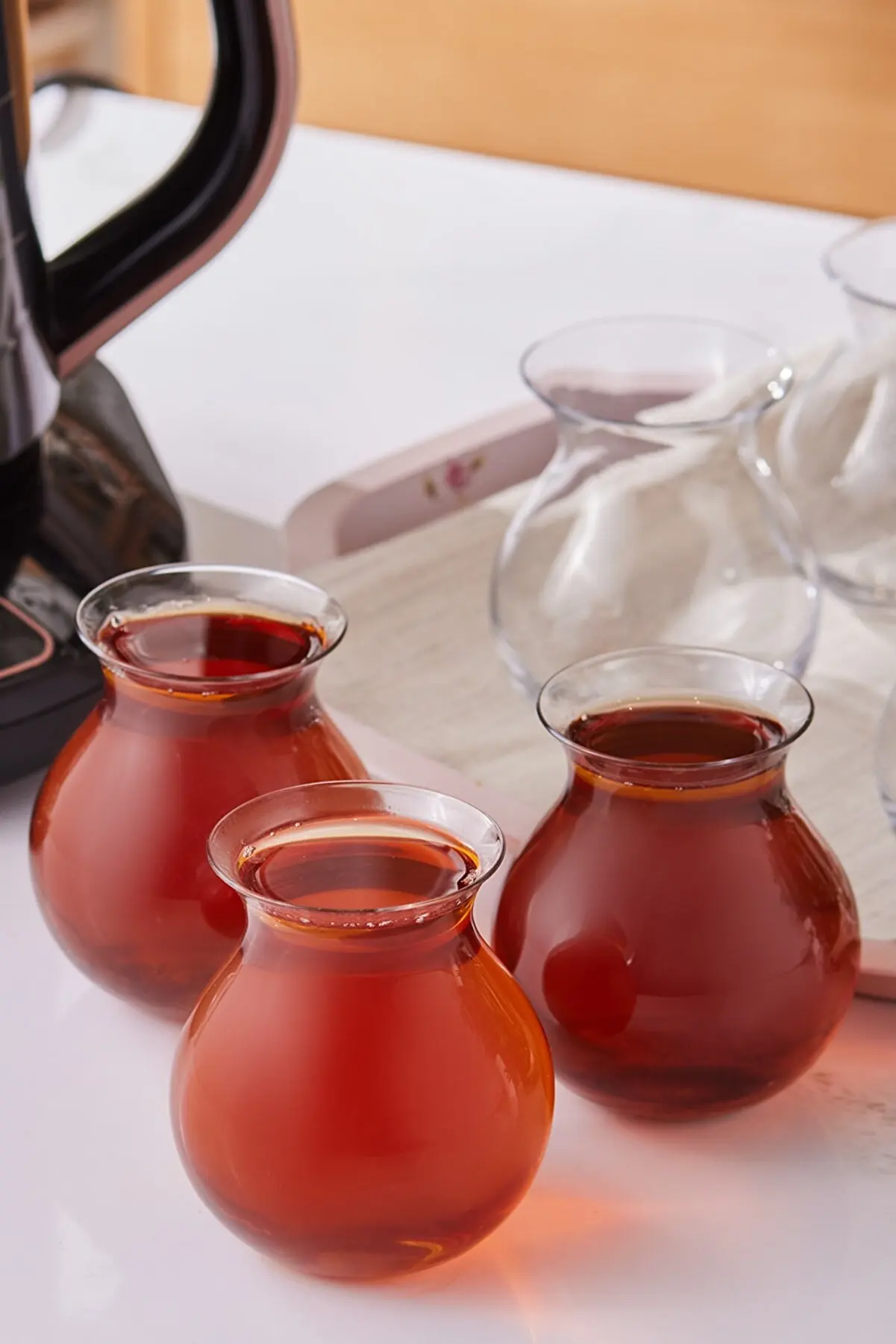

Thin Waist Glass Turkish Tea Cups Traditional Tea Set Modern Design Tea Mugs Glass Arabic Gift Tea Ware High Quality Glasses