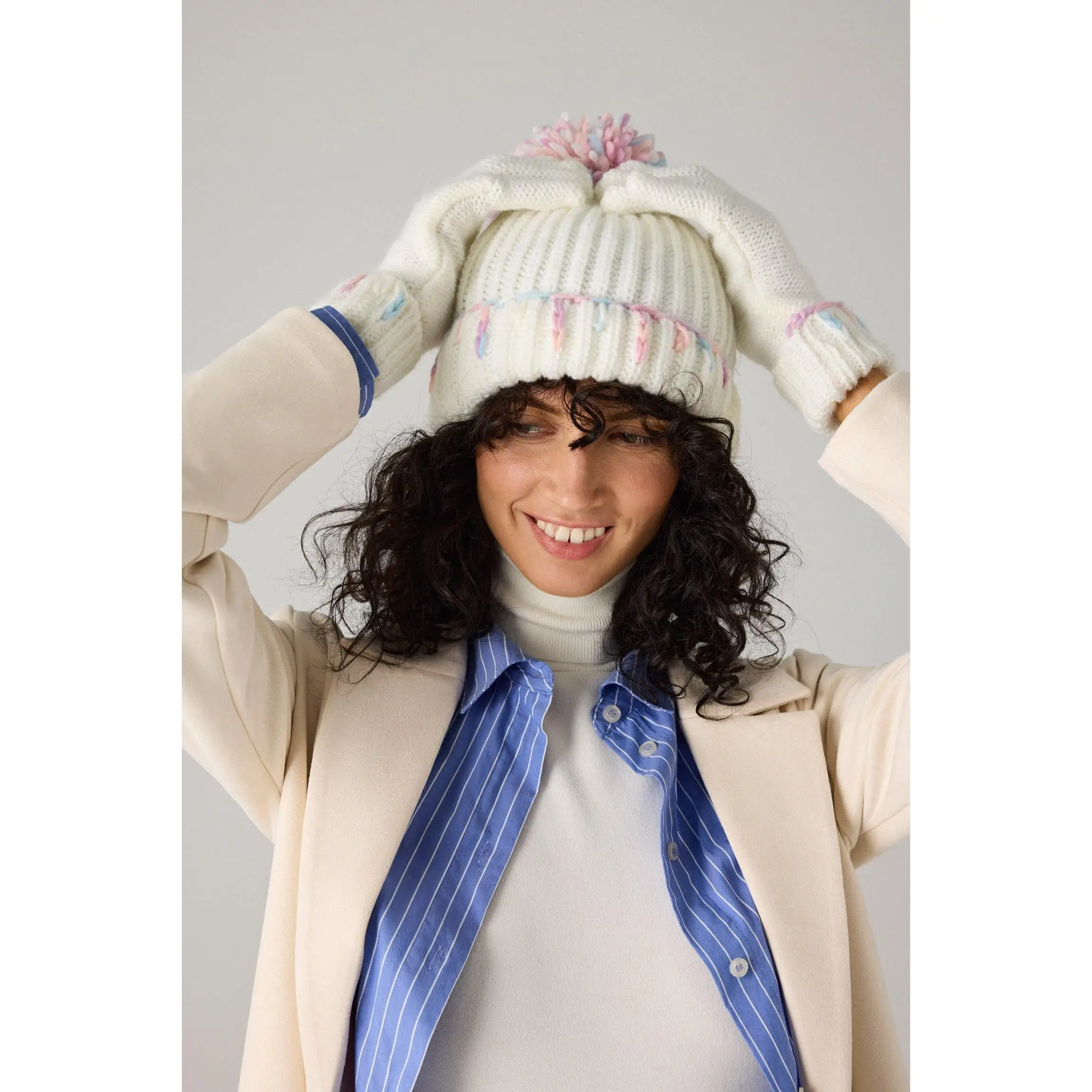 Ysabel Mora hat and gloves color pompom detail Set