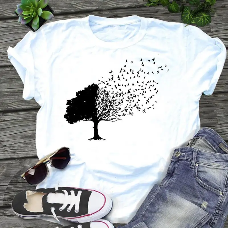 

Женская футболка в стиле 90-х с круглым вырезом и мультяшным принтом