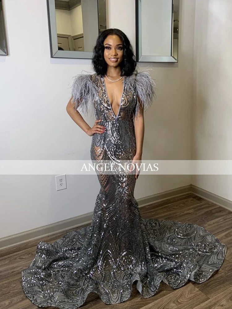 

Sexy Grey Lace Mermaid Prom Dresses 2020 with Feather V Neckline Evening Party Gowns for African Black Girls