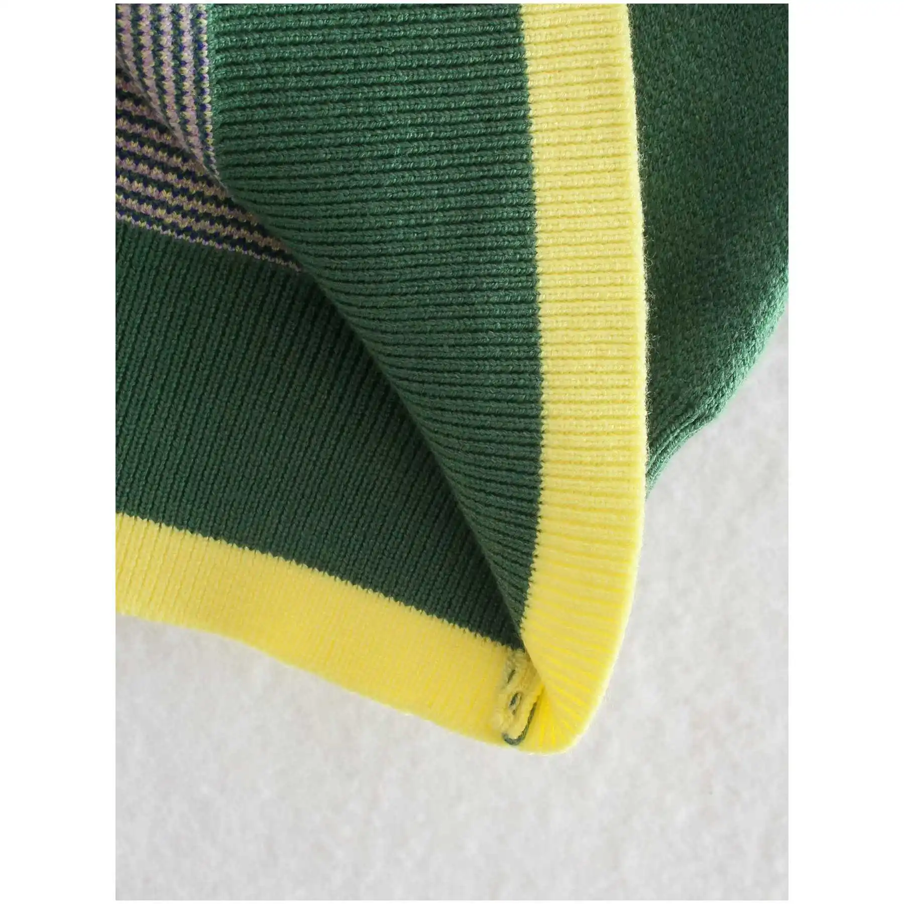 

2021 Women Fashion Knitted Checkered Tank Top Vintage V-Neck Sleeveless Sweater Vest Female Pullover Chic Tops