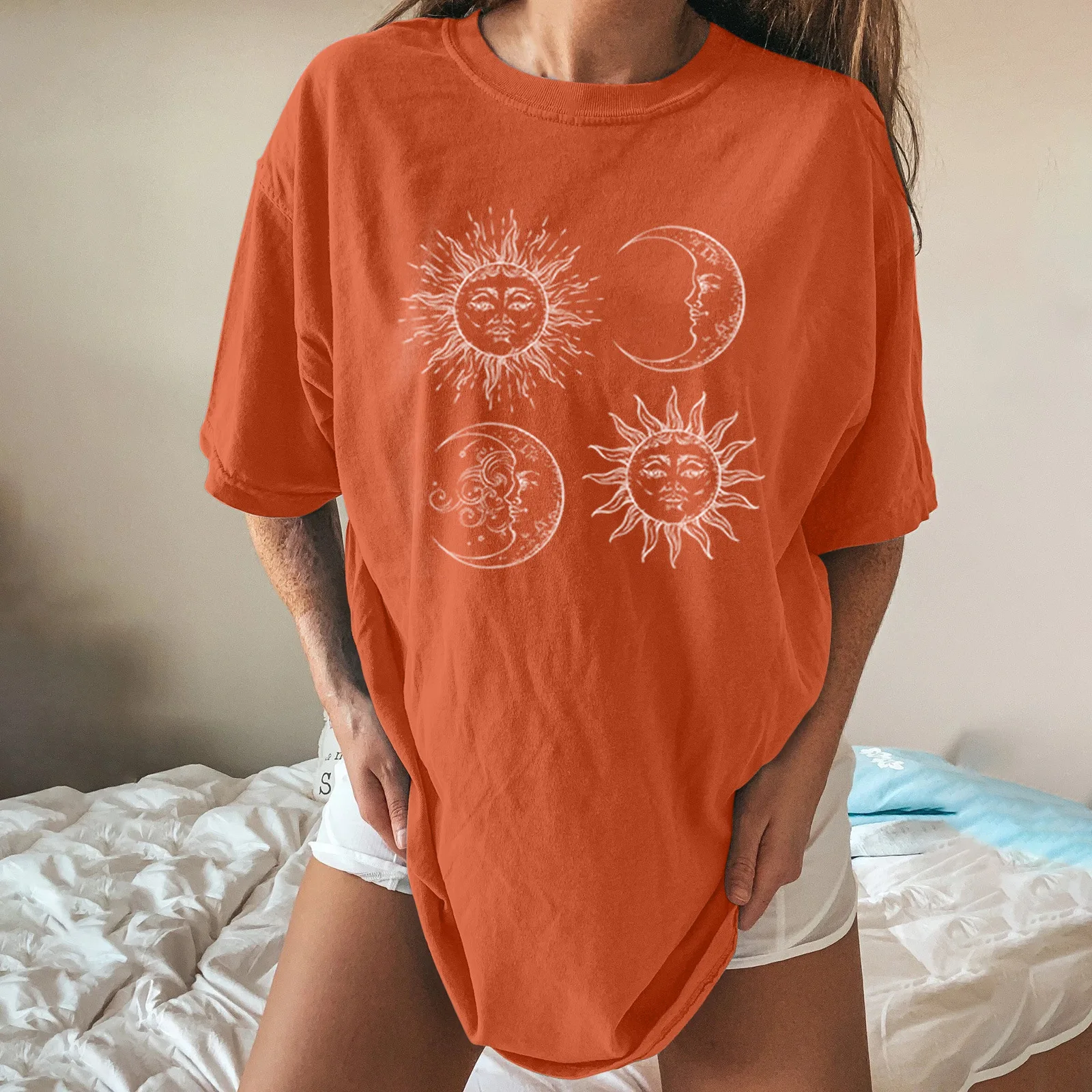 Женский свободный пуловер с принтом Солнца и Луны Повседневная футболка