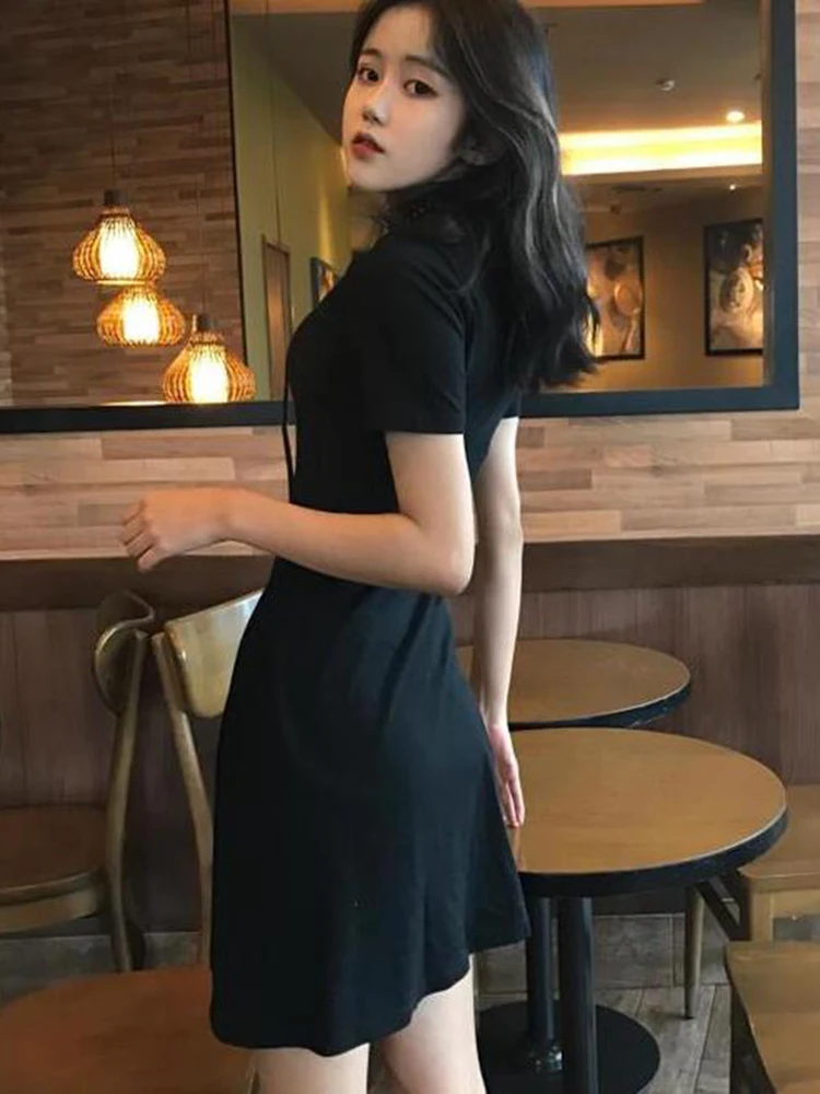 Женское облегающее платье с коротким рукавом черное платье-мини V-образным