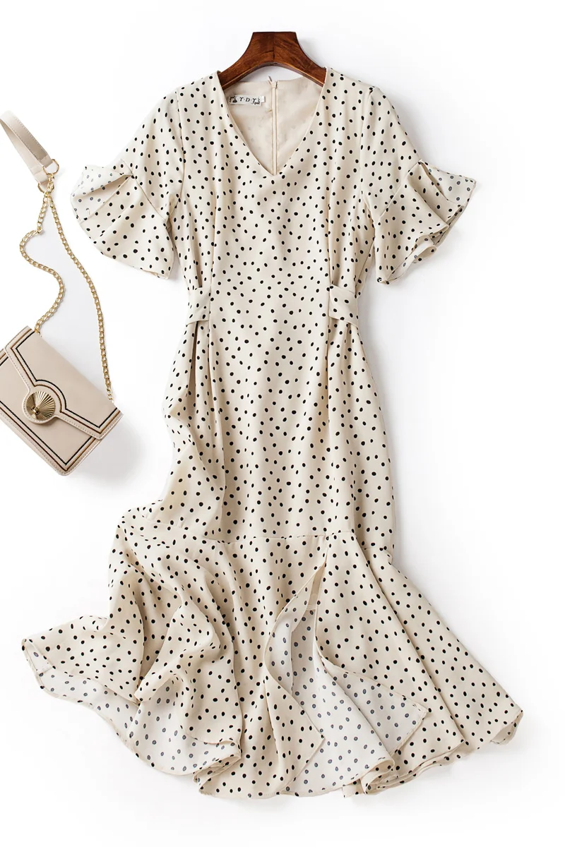 

a Simple Dress, a Dress, a New Summer Dress, 2021 New Waves.