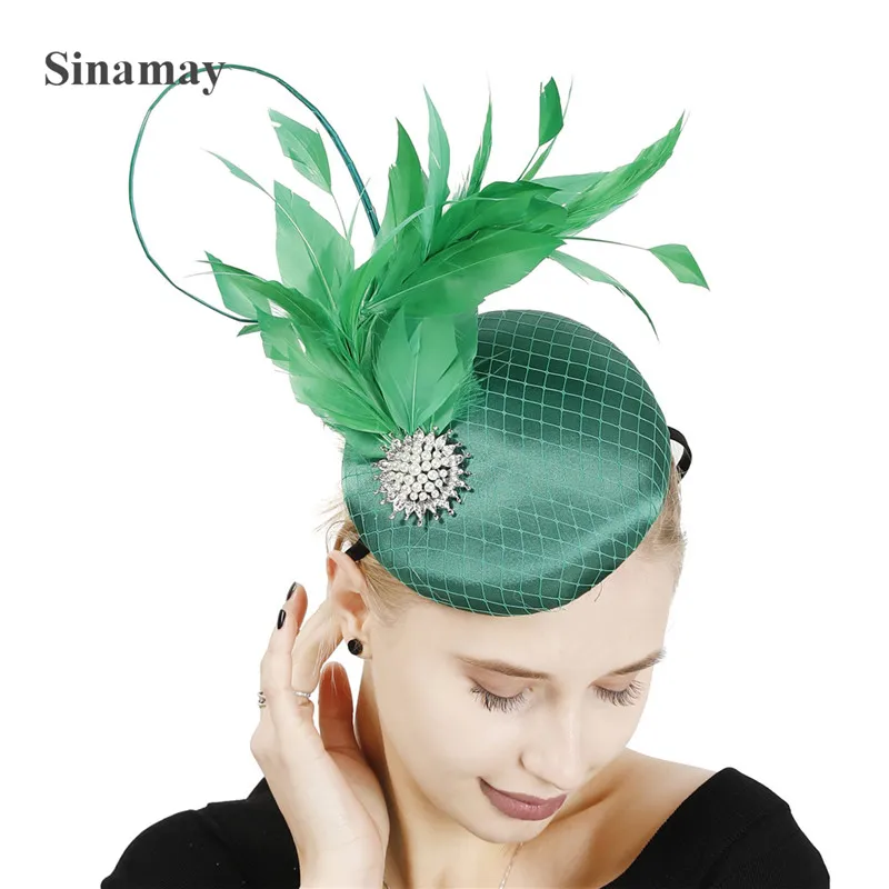 Sombrero de satén verde para mujer, tocado de plumas, accesorio Formal para boda
