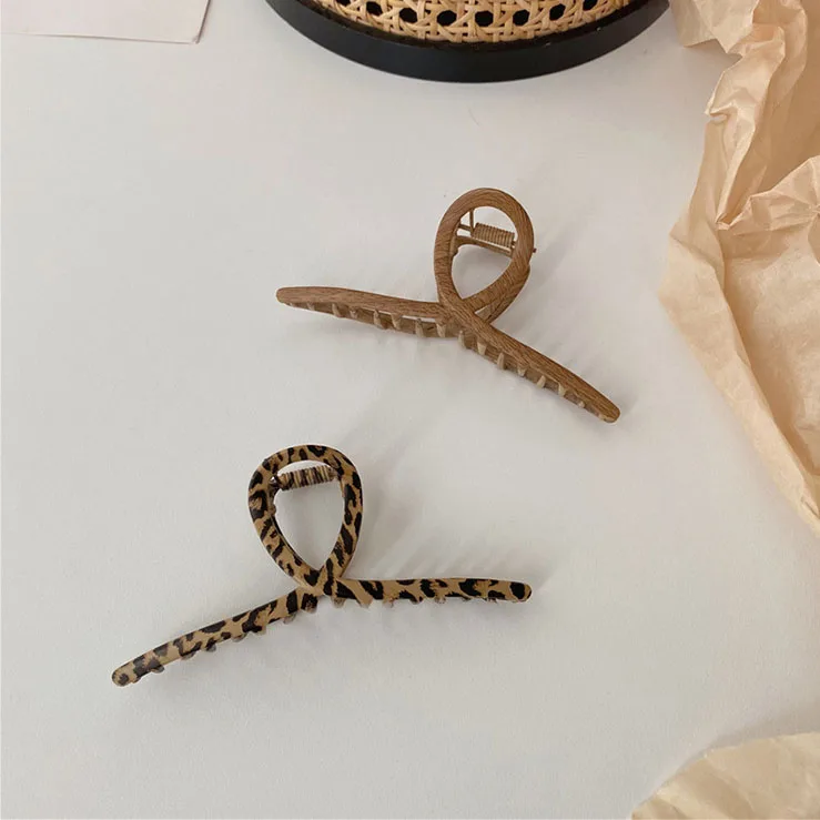

1PC Barrettes Hair Clips Hair Claw For Women Wooden Hairpins Hair Crab Claws Girls Make UP Washing Tool Accessories Decoration