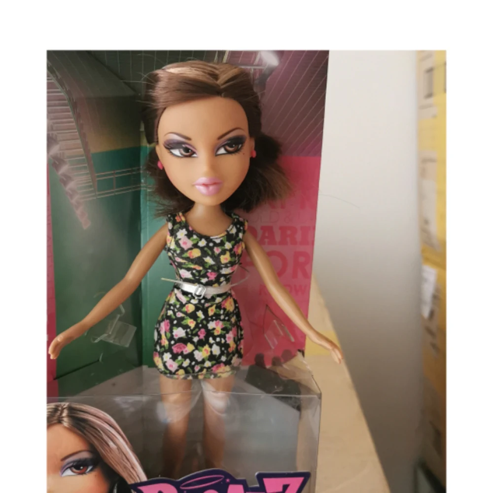 Бесплатная доставка игрушка американская кукла Brat платье подвижная