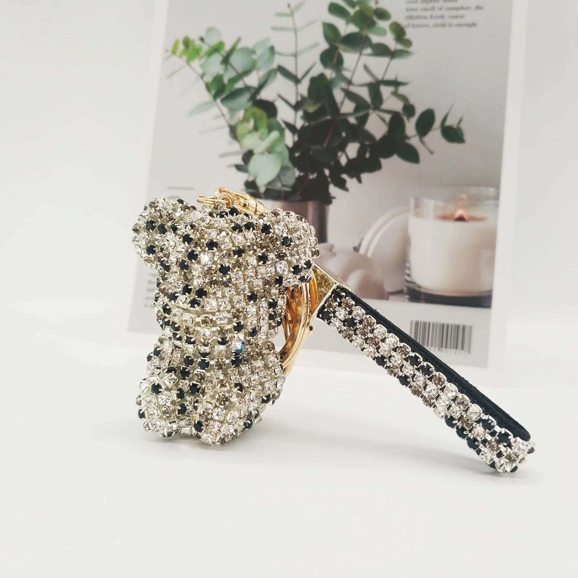 

Cartoon Little Bear Keychain Lovely Creative Full Drill Women Backpack Car Key Accessories Pendant Fine Charm Keyring Jewelry