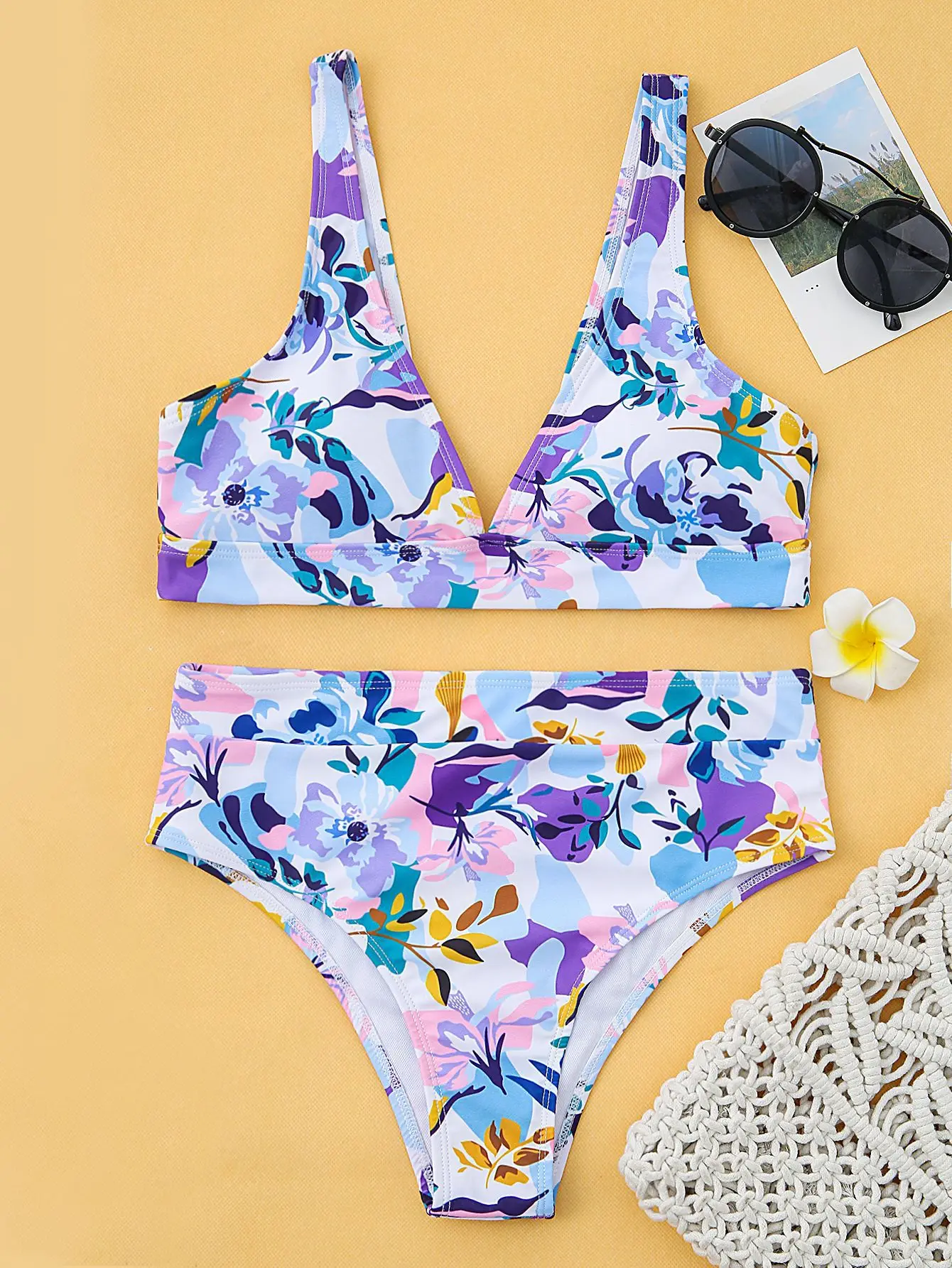 Купальник женский с принтом тай-дай бикини вырезами и высокой талией купальный