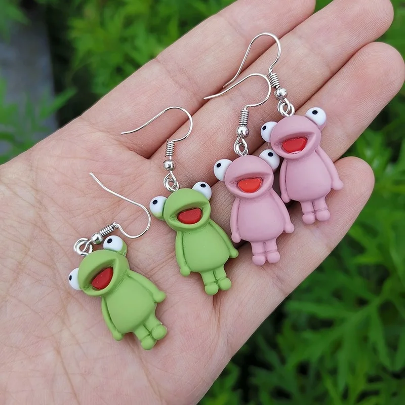 

Fashion Cartoon Frog Pendant Resin Earrings for Women Girls Cute Simple Small Pink Green Frog Geometric Dangle Earrings Jewelry