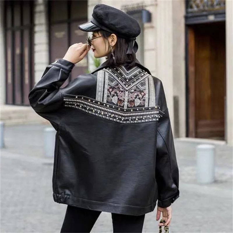 

2022 New Spring Autumn Casual Leather Coat Women Locomotive Handsome Loose Embroidered Rivet Heavy Industry PU Jacket Female