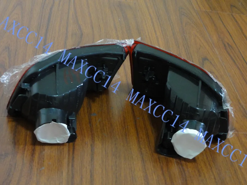 Светоотражатель для заднего бампера Красные линзы без лампочек TOYOTA LandCruiser Prado HILUX