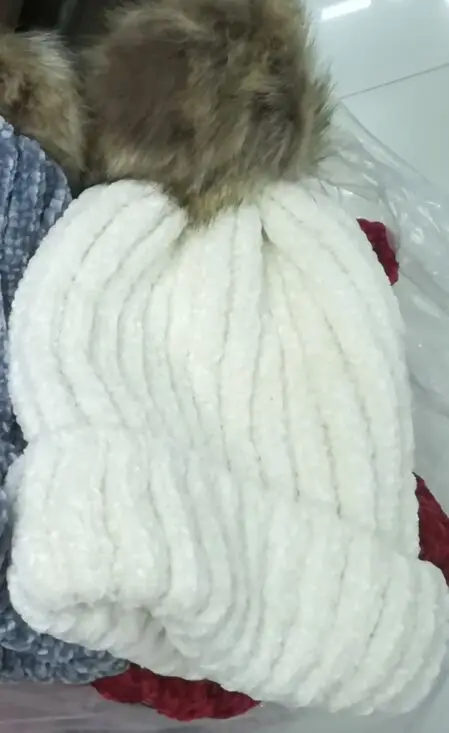 white Новинка зимние теплые шапки с пышной опушкой из искусственного меха Pom pom трикотажные Шапки шапки бини шапки Для женщин Кабельное вязаные Skullies с ботиночки с помпончиками завитые без полей для мужчин - Цвет: white