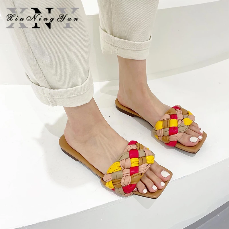 

2021 Woven Slippers Women Slip on Slides Fashion Brand Square Toe Leather Flat Sandals Female Outdoor Casual Slippers Flip Flops