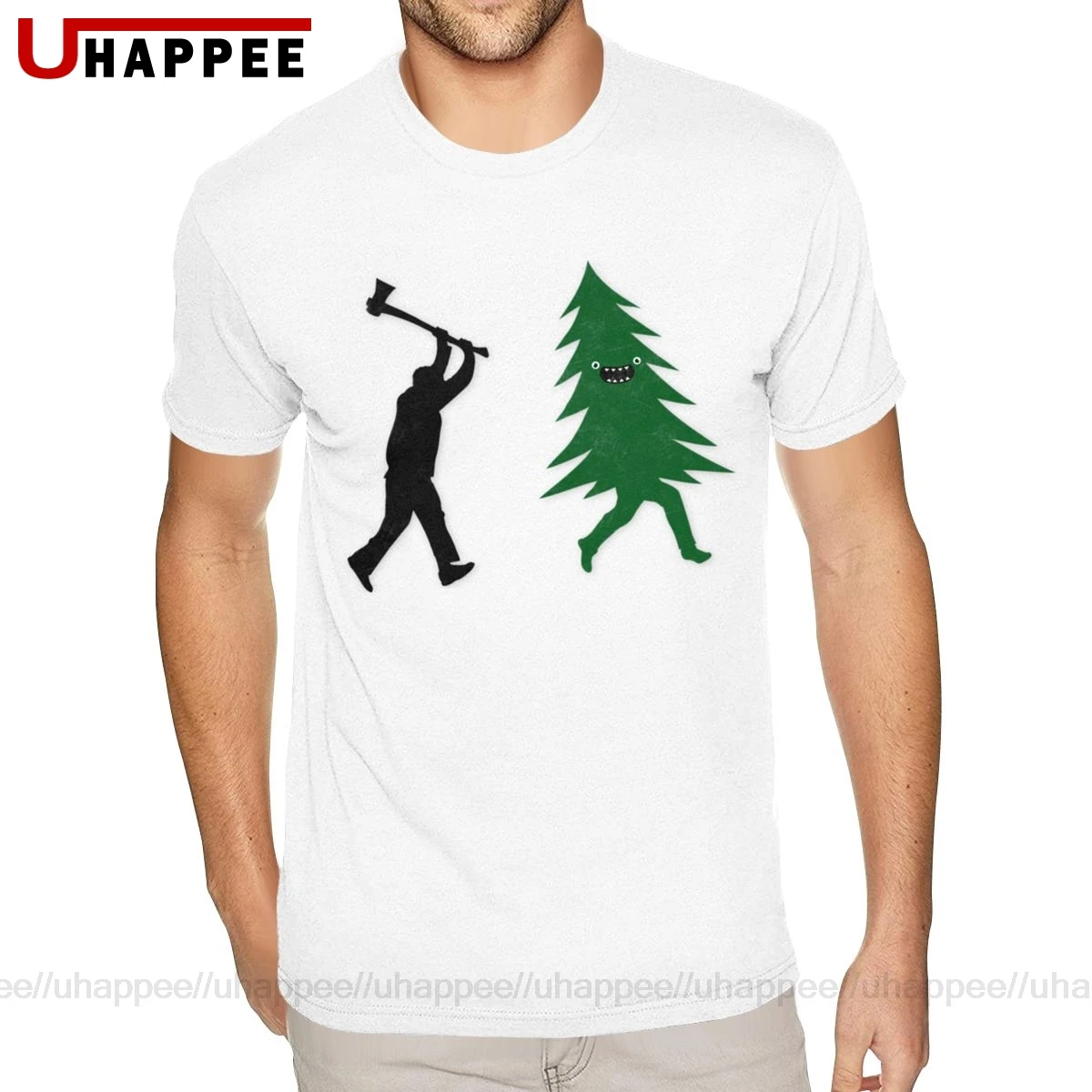 Футболки мужские серые Смешные с рождественской елкой и надписью Hunted By Lumberjack Humor