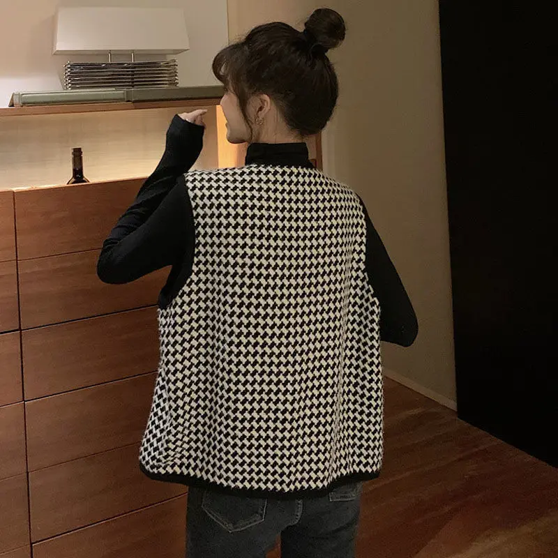 

2021 New Korean Vintage Tweed Vest Women Sleeveless Jacket Tassel Pockets Black White Hound Stooth Plaid Waistcoat Y168