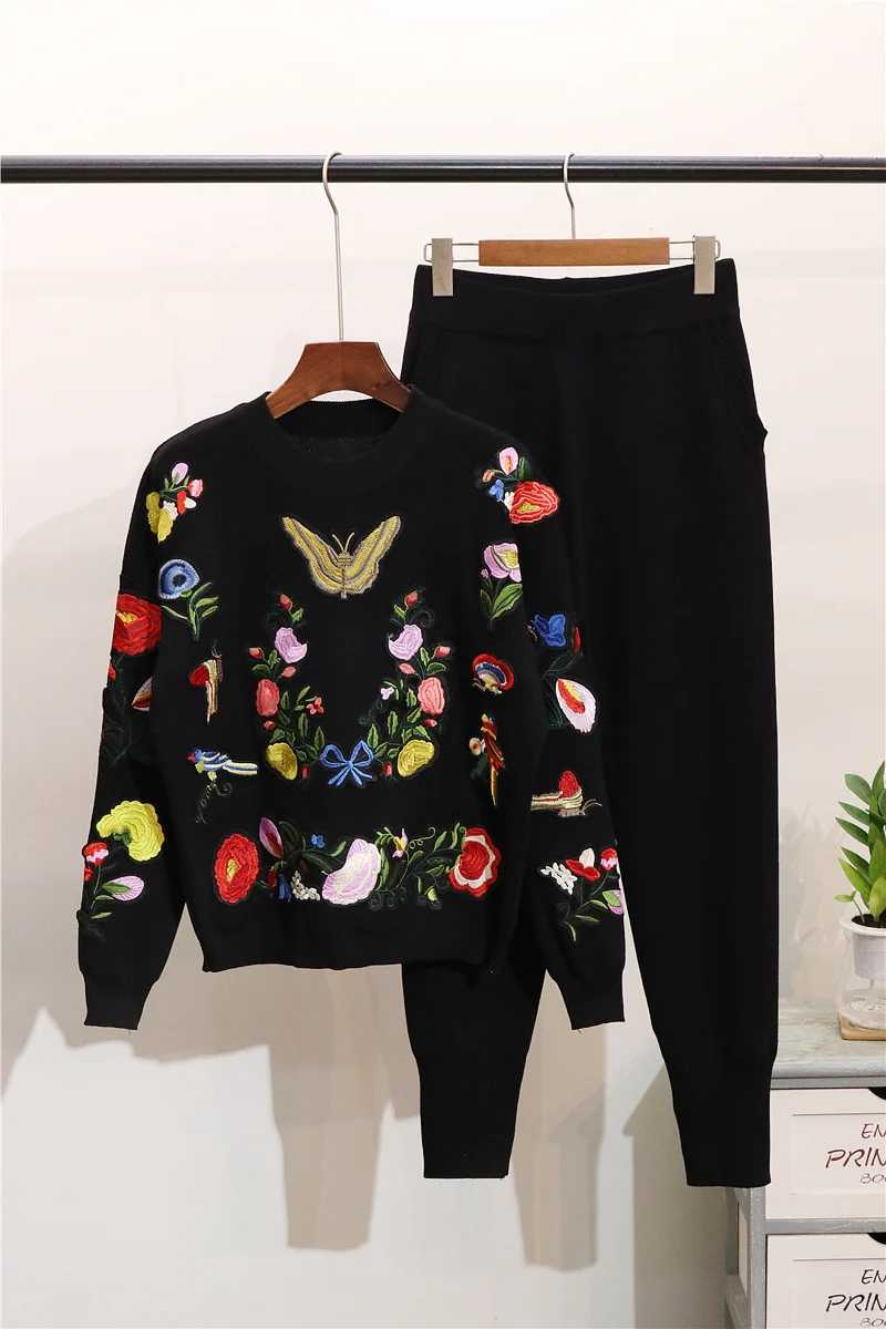 

High Quality 2019 Autumn Women Two Piece Set Sequined Floral Flower Embroidery Long Sleeve Knit Pullover Tops+Pant 2 Piece Set