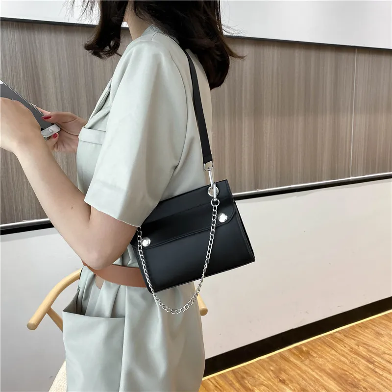 

New Mini Non-Mainstream Design All-match Small Chain Female Black Mini Bag