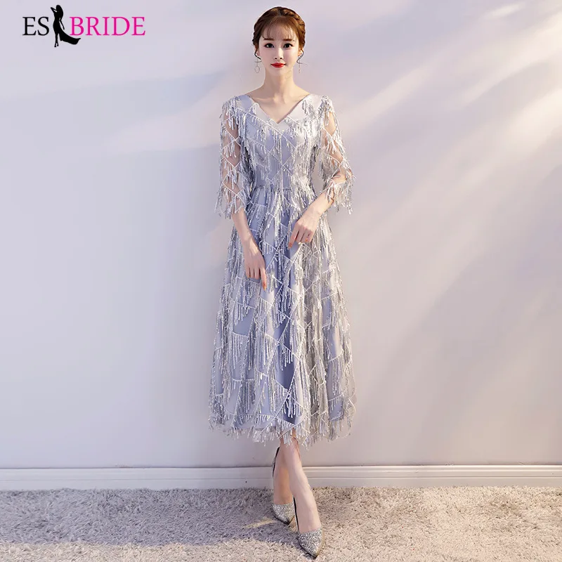 Женское вечернее платье трапеция элегантное цвета шампанского с v образным