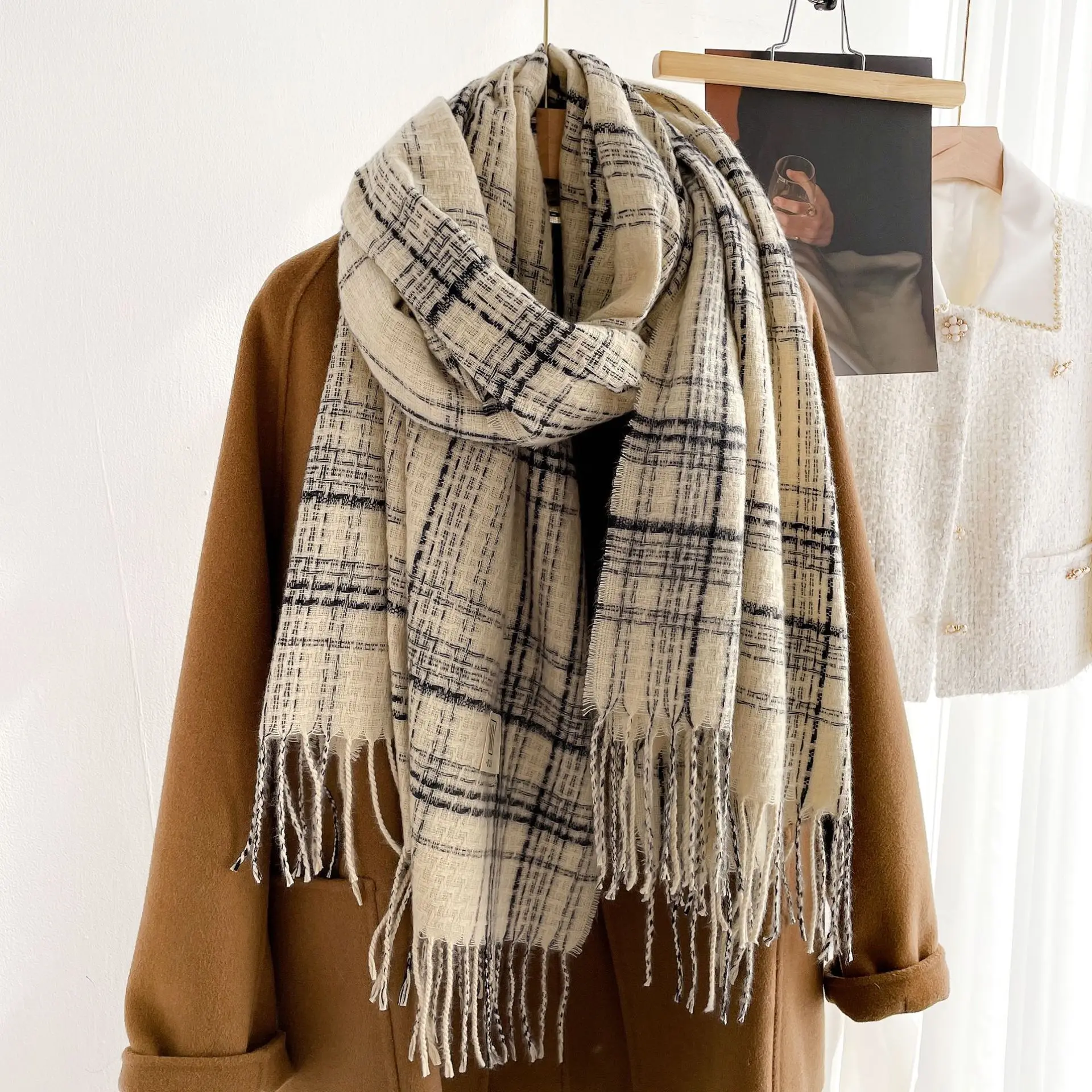 

2022 New Women Plaid Scarf Winter Pashmina Shawls Cashmere Thick Wraps Lady Tassel Warm Scarves Bufanda Blanket Female Foulard