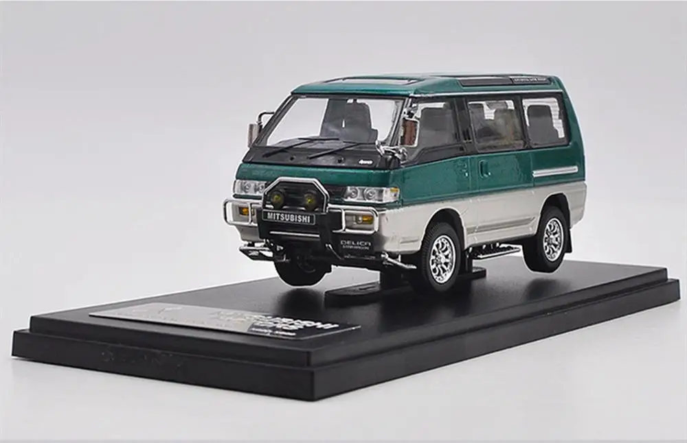 

1/43 Mitsubishi Delica Star Wagon 4WD 1990-1999 зеленый литая модель автомобиля в подарок