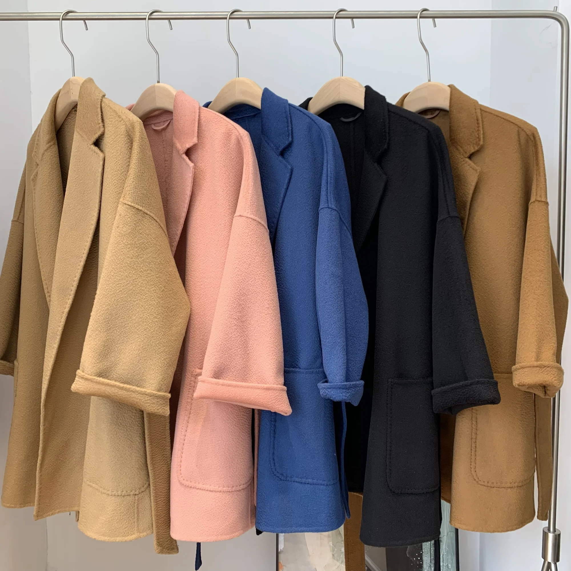 

Высококачественные товары 2000 + кашемировое двубортное твидовое пальто из волнистой ткани, женское маленькое зимнее пальто из твида с двуст...