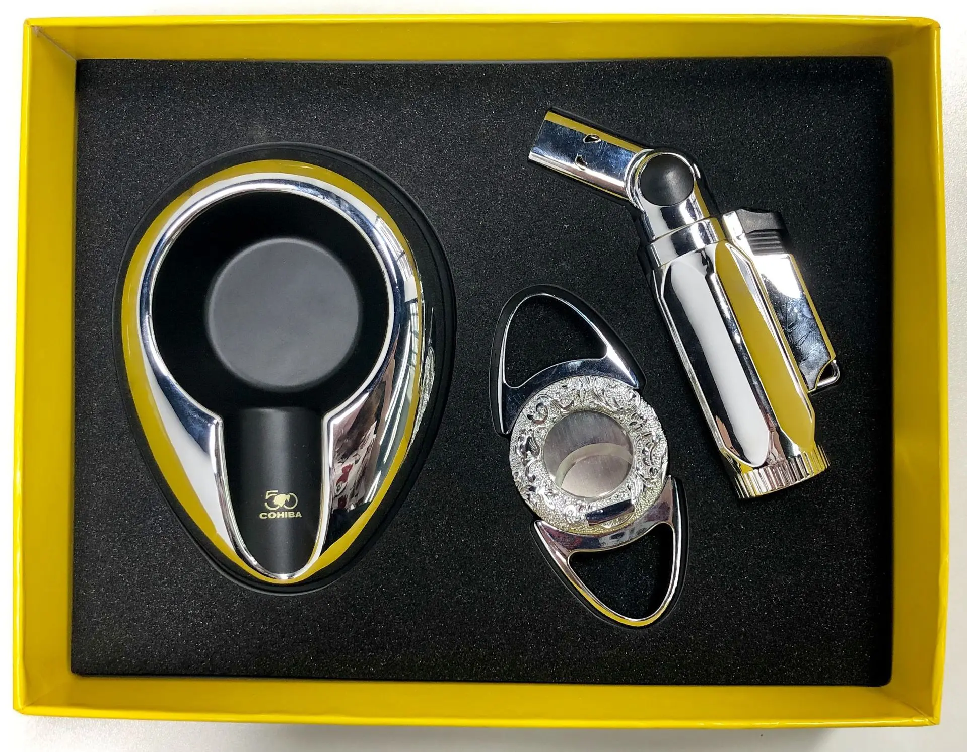

Three piece cigarette accessories gift box CIGAR ASHTRAY set portable creative cigar scissors windproof lighter set