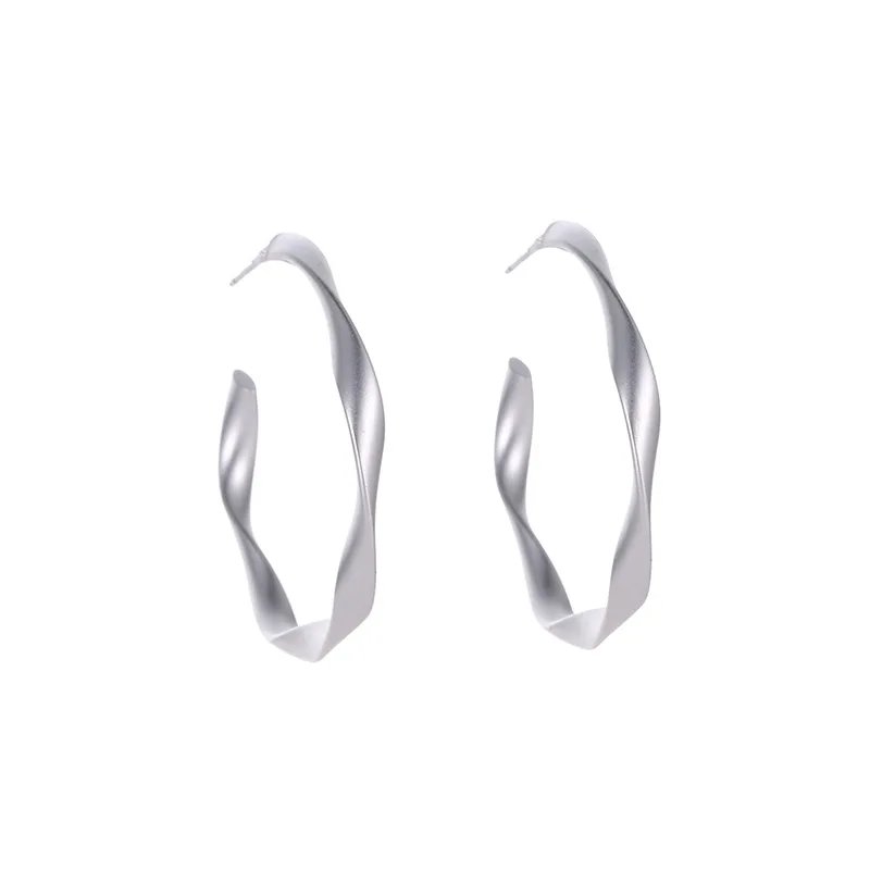 

Exaggerated twisted circle earrings new creative geometric gold earrings