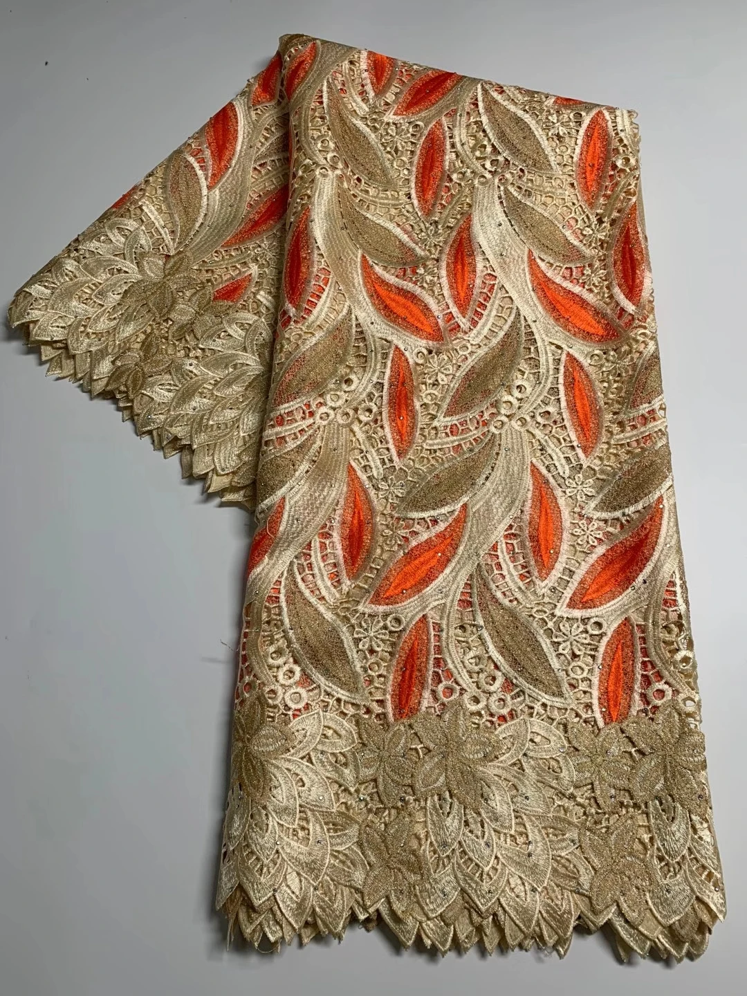 

Новый модный стиль 2021 фототкань с камнями 5 ярдов двухцветное водорастворимое кружево для платья DF8193