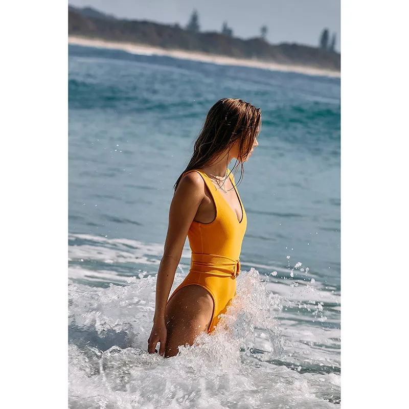 

Women's Solid Color Sexy Swimwear Sports One-piece Swimsuit Beachwear 2021 New Arrival