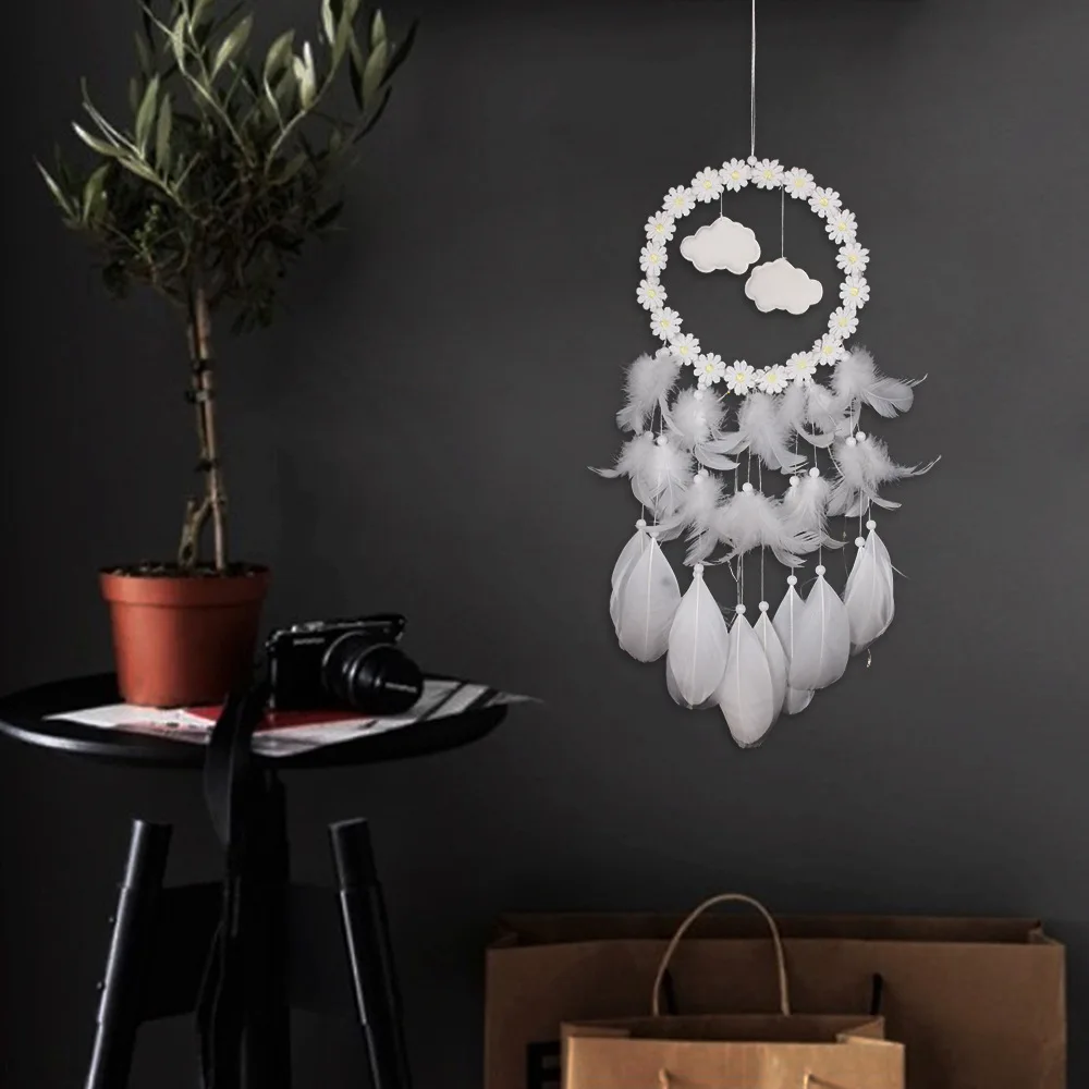 

Creative Wall Dreamcatcher Handmade Feather Dream Catcher Braided Wind Chimes Art for Room Decoration Hanging Home Decor