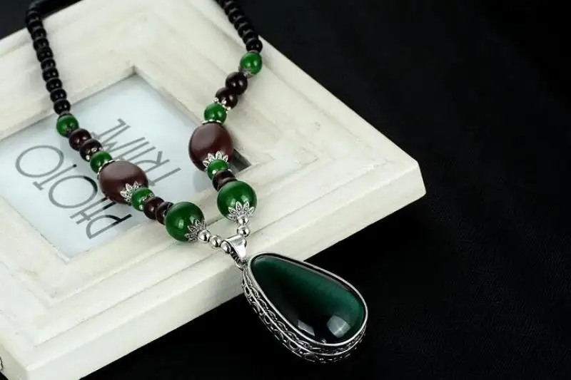 Классическое женское ожерелье с кулоном в стиле ретро зеленым камнем кошачий